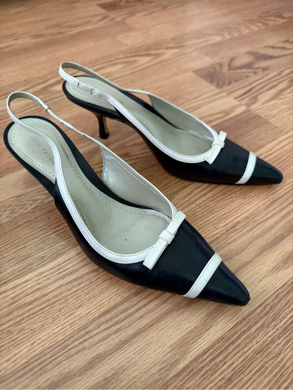 Ann Taylor Leather Black and‎ Bone Sling Back Kitten Heels sz 6m